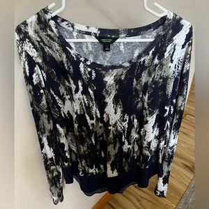 Simply Vera Vera Wang Purple, black and white long sleeve Top - great condition!